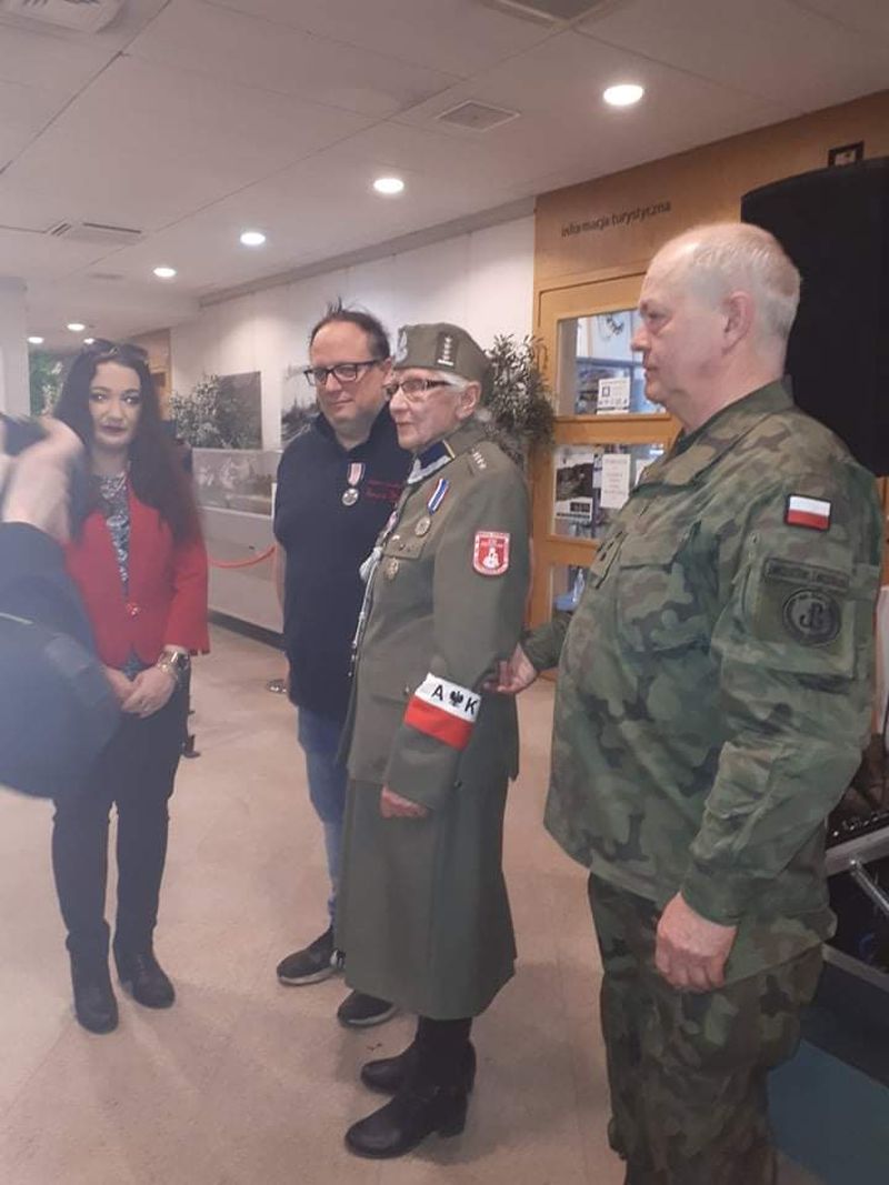 mt_gallery: Kl 3d na otwarciu wystawy poświęcenej gen. T. Bieńkowiczowi